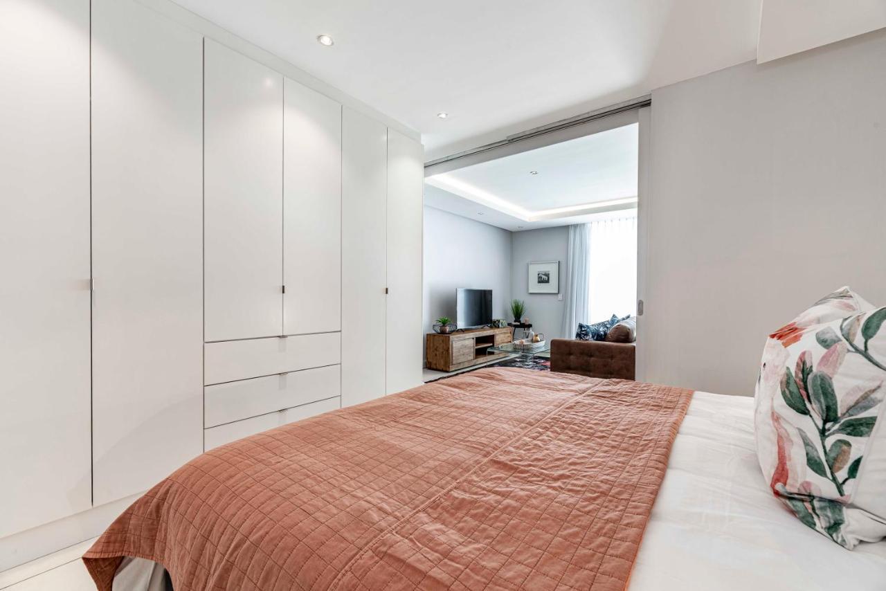 306 The Chelsea, Green Point Cape Town
